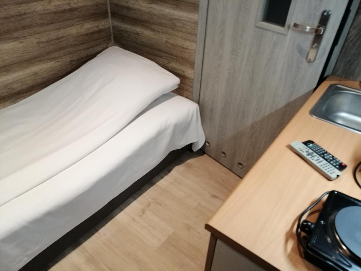 波罗家庭式旅舍 琴斯托霍瓦 外观 照片