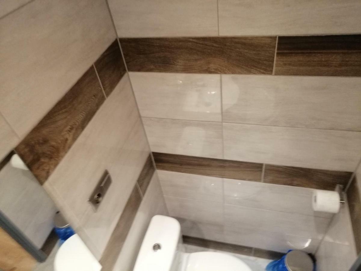 波罗家庭式旅舍 琴斯托霍瓦 外观 照片